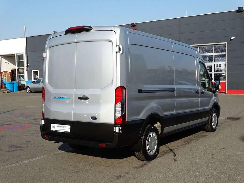 Gebraucht Ford Transit 135 kW (184 PS) 2024 Polarsilber metallic Van / Kleinbus