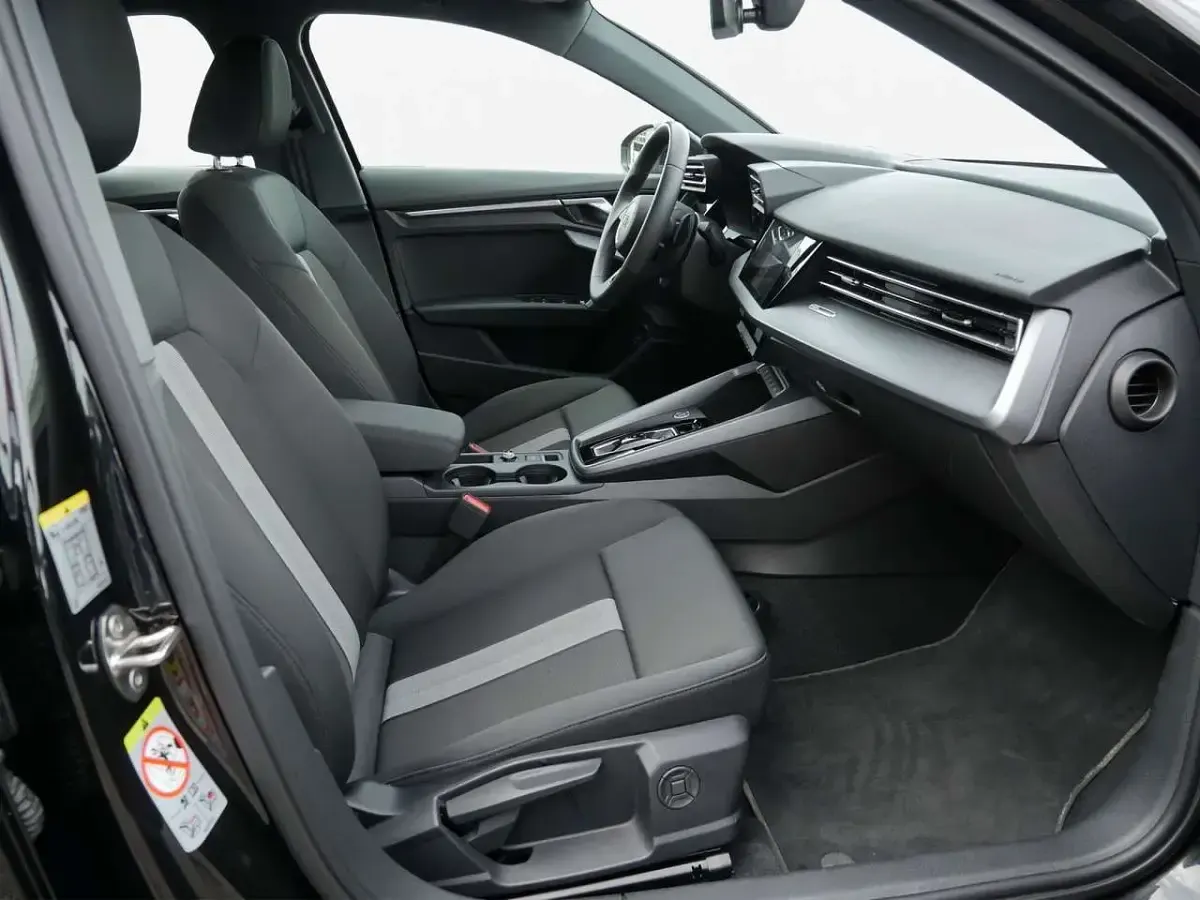 Gebraucht Audi A3 Advanced Plus 150 PS (110 kW) 2025 Mythosschwarz metallic Limousine
