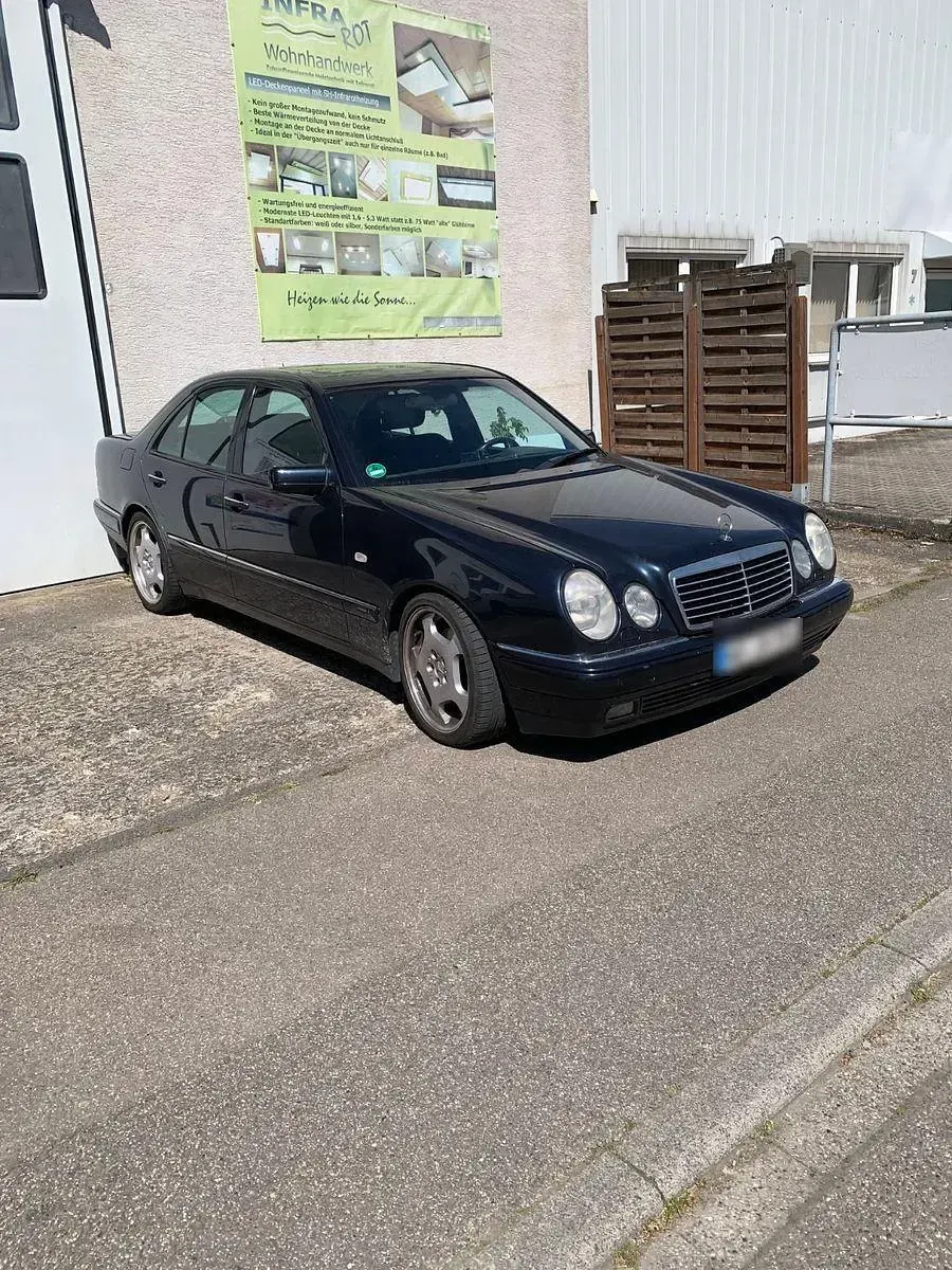 Gebraucht Mercedes E320 Avantgarde 220 PS (161 kW) 1996 Schwarz Limousine