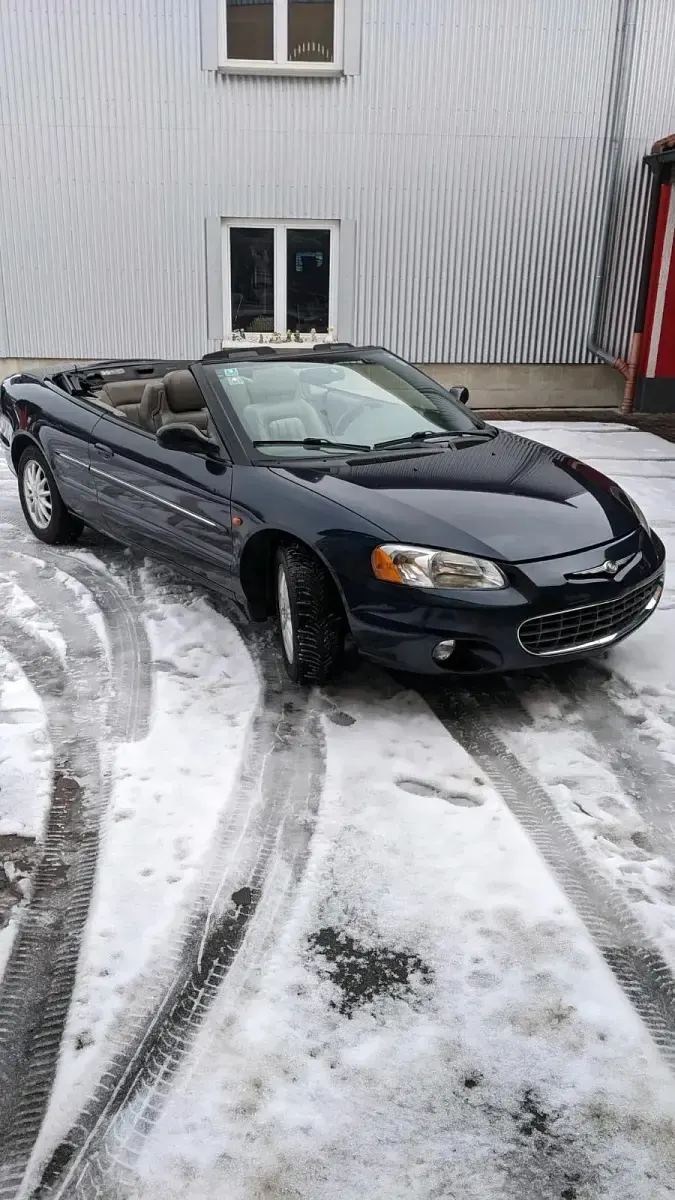 Begagnad Chrysler Sebring Cabriolet 200 HK (147 kW) 2002 Svart Cab