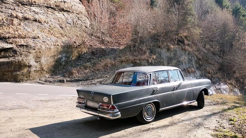 Gebraucht Mercedes 220 110 PS (80 kW) 1963 Grau Limousine