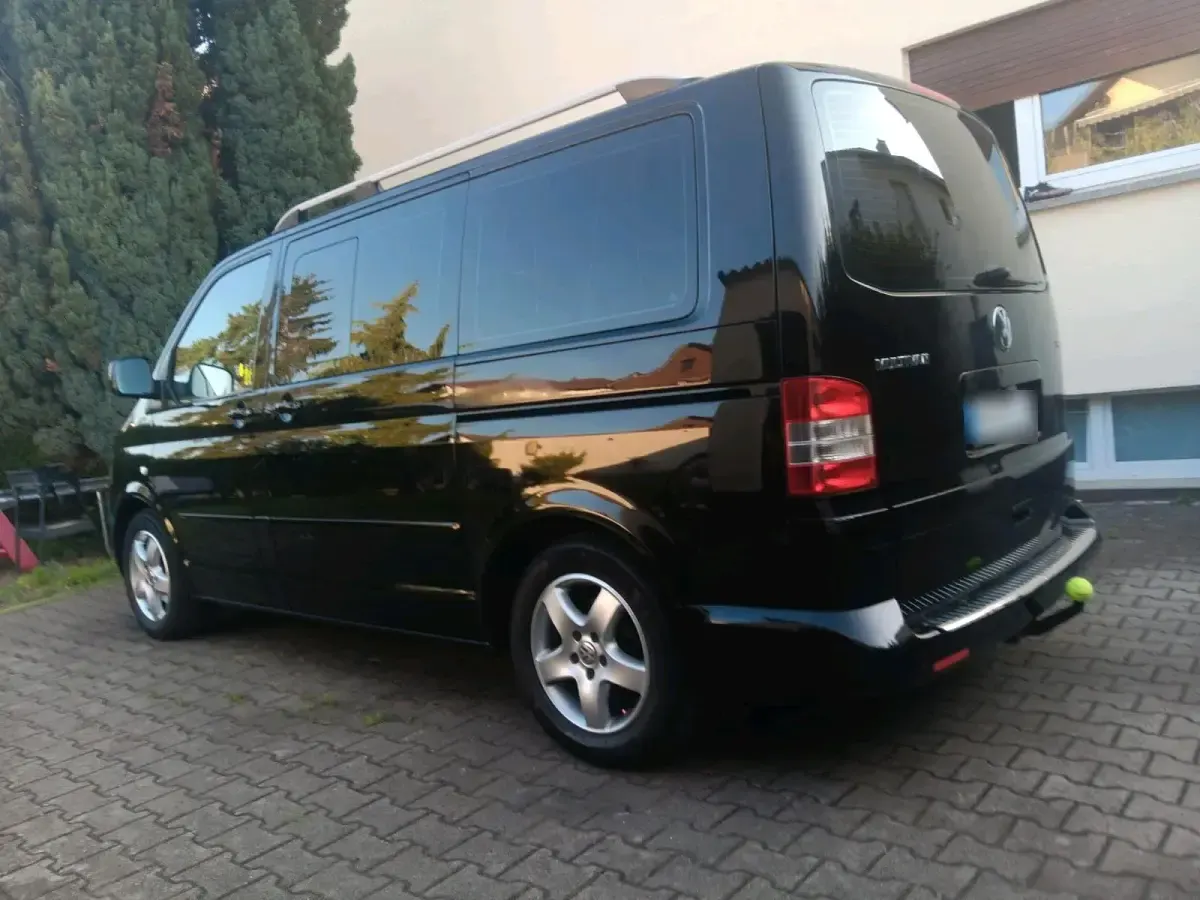 Gebraucht VW Multivan 174 PS (127 kW) 2005 Schwarz Van / Kleinbus