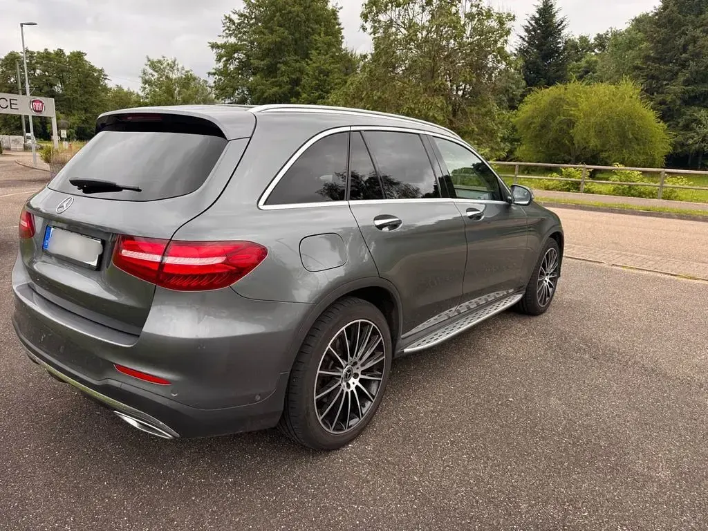 Gebraucht Mercedes GLC250 204 PS (150 kW) 2019 Grau SUV