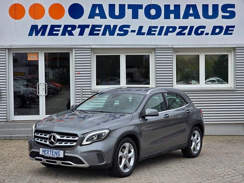 Grau Gebraucht 2019 Mercedes GLA180 Urban SUV | 22.990 € (Etwas zu teuer) - Bild 1/4