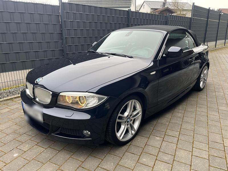 Schwarz Gebraucht 2013 BMW 123 Cabriolet Performance Cabrio | 12.999 € - Bild 1/2