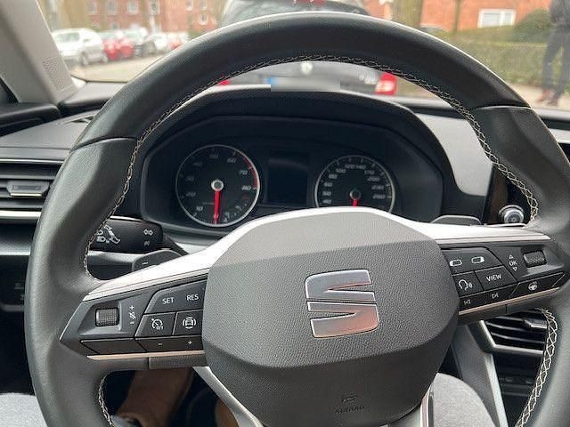 Gebraucht Seat Leon 110 PS (80 kW) 2022 Weiß Limousine