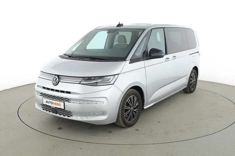 Gebraucht VW Multivan Life 136 PS (100 kW) 2024 Grau Van