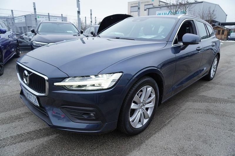 Gebraucht Volvo V60 150 PS (110 kW) 2018 Blau Kombi