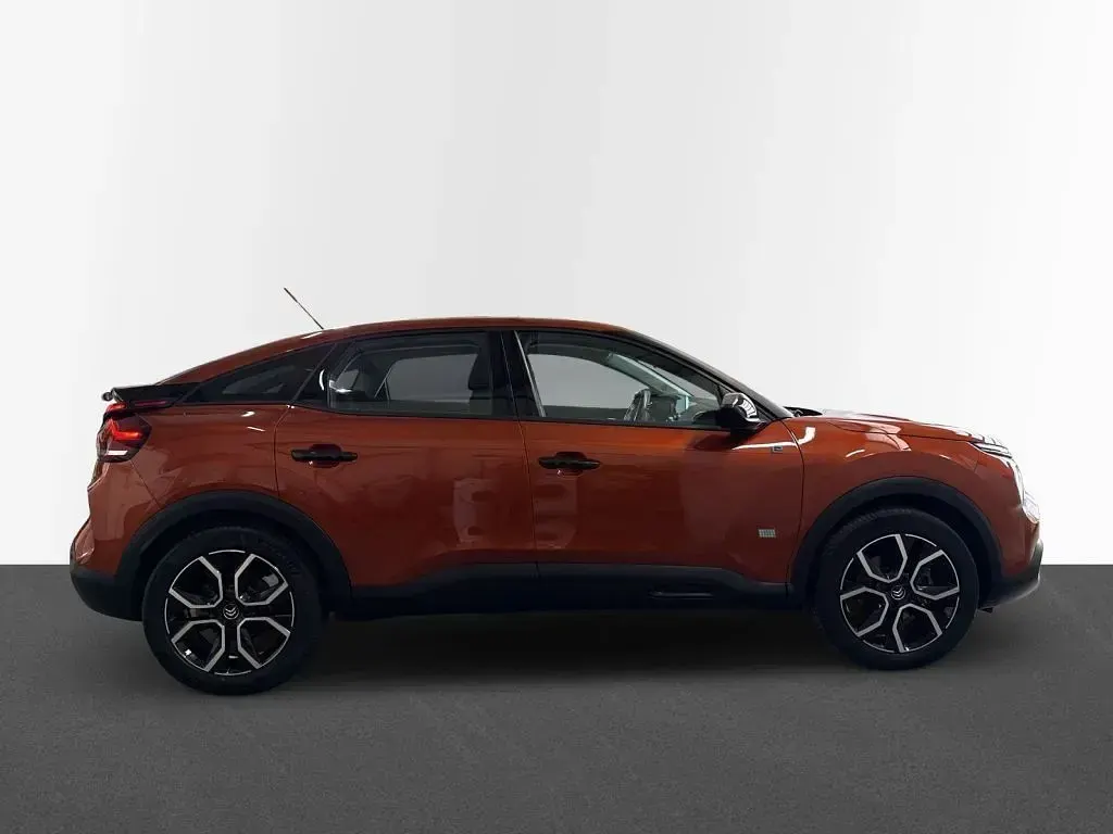 Gebraucht Citroën e-C4 Feel 100 kW (136 PS) 2022 Karamellbraun metallic Limousine