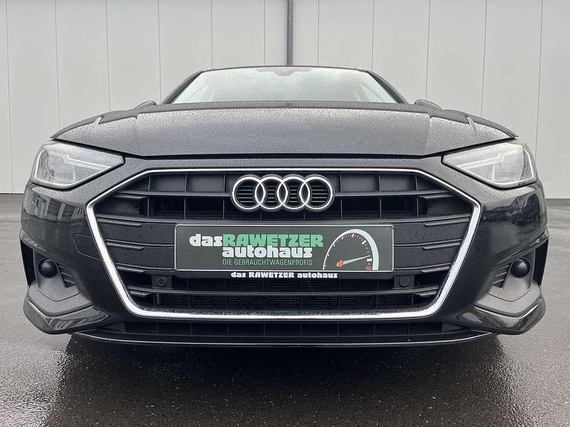 Gebraucht Audi A4 163 PS (119 kW) 2023 Mythosschwarz Kombi