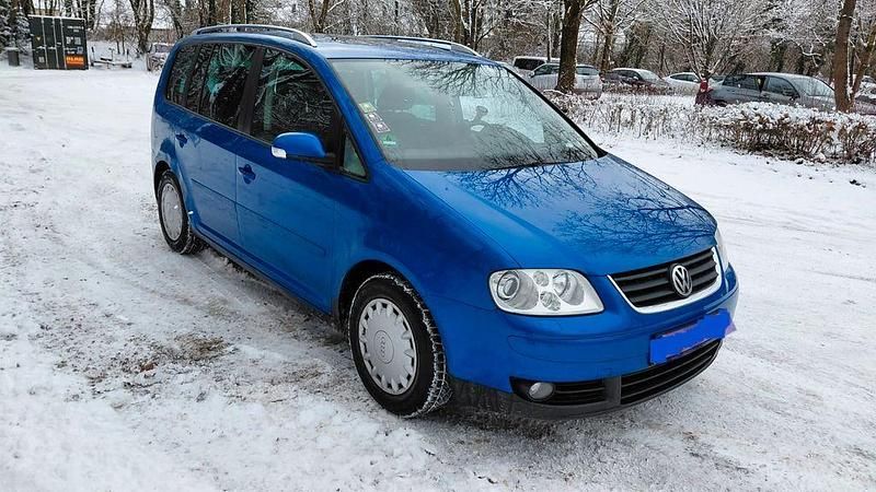 Blau Gebraucht 2005 VW Touran Trendline Van / Kleinbus | 2.600 € (Fairer Preis) - Bild 1/4