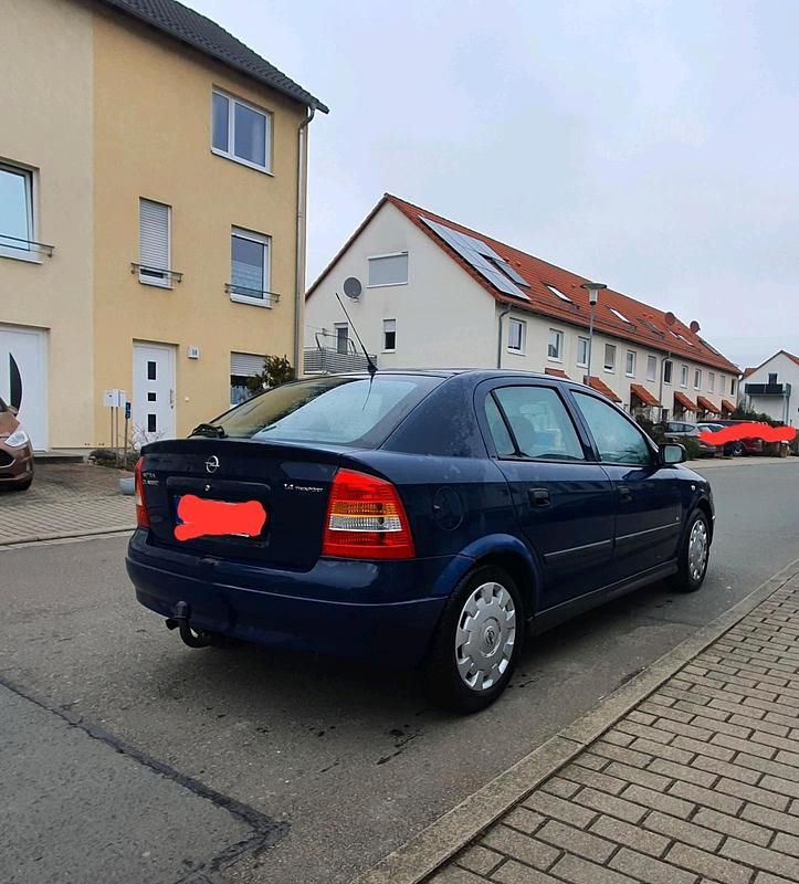 Usata Opel Astra 90 CV (66 kW) 2008 Blu Berlina