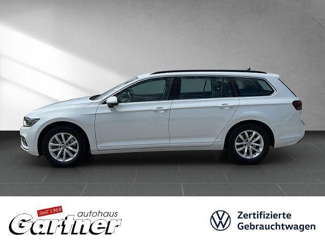 Gebraucht VW Passat IQ Drive 150 PS (110 kW) 2023 Gletscherweiß Kombi