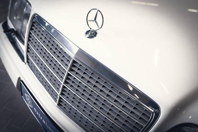 Gebraucht Mercedes E420 Avantgarde 279 PS (205 kW) 1995 Weiß Limousine