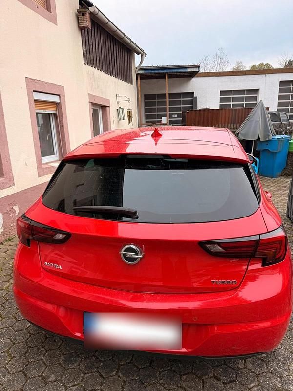 Gebraucht Opel Astra 150 PS (110 kW) 2016 Rot Kleinwagen