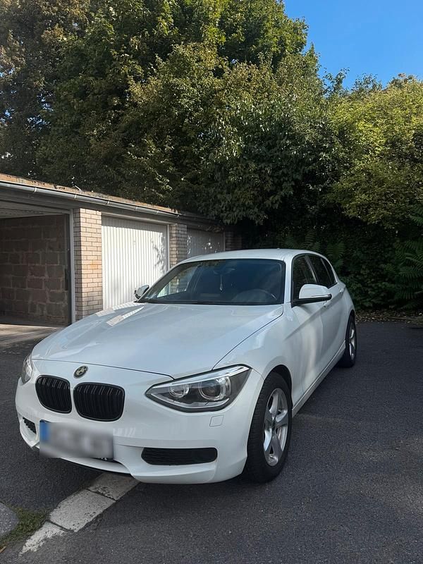 Weiß Gebraucht 2014 BMW 120 Kleinwagen | 8.750 € (Superpreis) - Bild 1/4