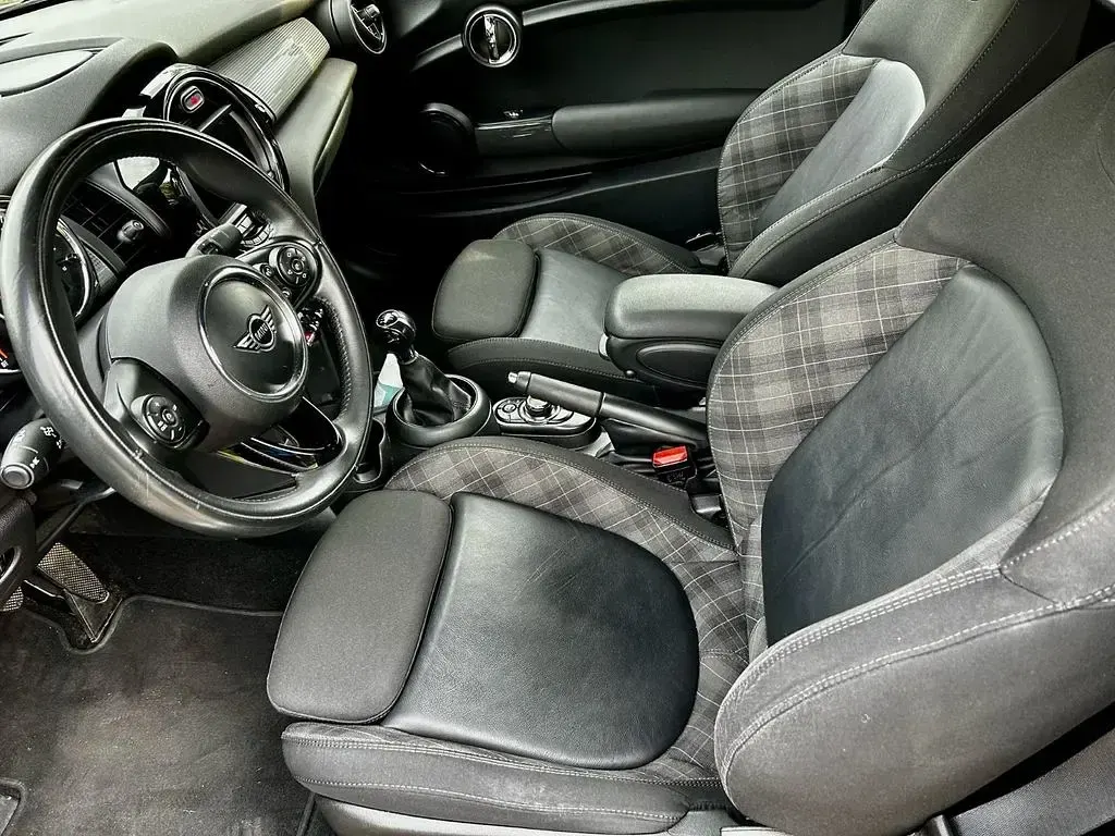 Gebraucht Mini Cooper 136 PS (100 kW) 2019 Schwarz Kleinwagen