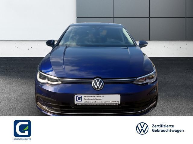 Blau Gebraucht 2023 VW Golf VIII Active Limousine | 22.860 € (Guter Preis) - Bild 1/3