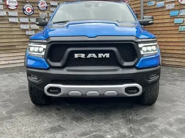 Second-hand Dodge Ram 401 CP (294 kW) 2022 Albastru Pickup