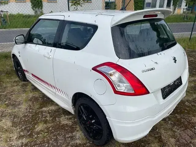 Usata Suzuki Swift Basic 94 CV (69 kW) 2021 Bianco Utilitaria