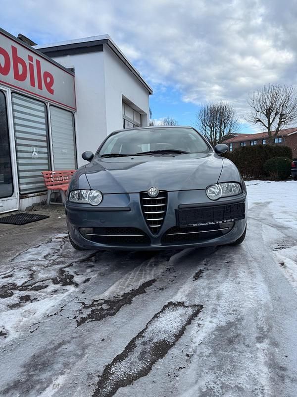 Gebraucht Alfa Romeo 147 120 PS (88 kW) 2003 Grau Kleinwagen