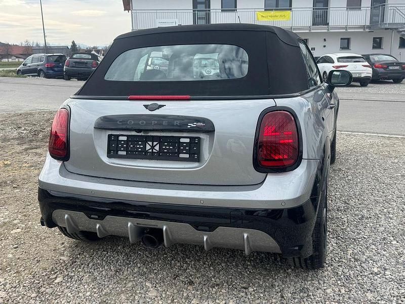 Neu Mini John Cooper Works Cabriolet 231 PS (169 kW) 2026 C6b melting silveriii metallic Cabrio