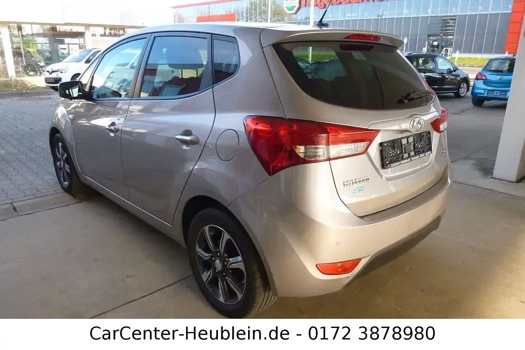 Gebraucht Hyundai i20 Space 90 PS (66 kW) 2018 Beige Van / Kleinbus