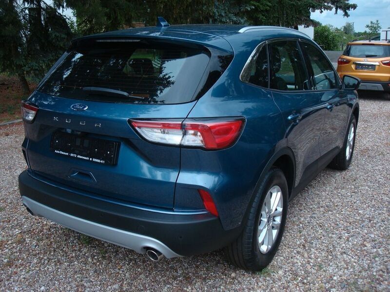Gebraucht Ford Kuga Titanium 150 PS (110 kW) 2022 Chromablau metallic SUV
