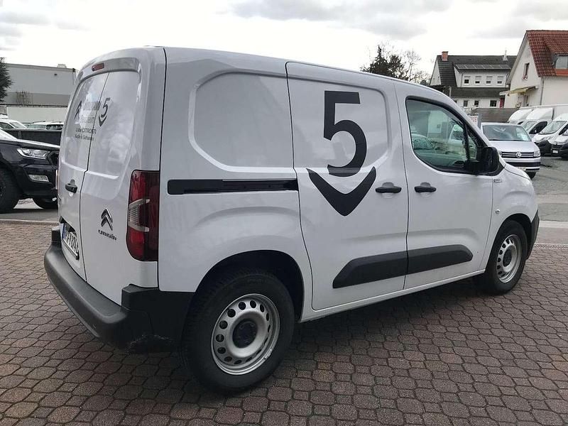 Gebraucht Citroën Berlingo 100 kW (136 PS) 2024 Lackierung weiss icy/deckende Van / Kleinbus