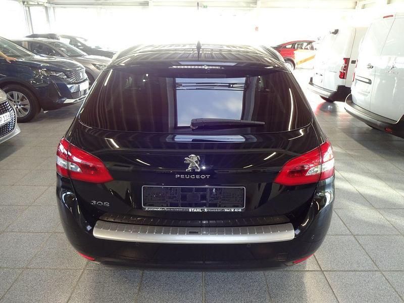 Gebraucht Peugeot 308 SW Allure 131 PS (96 kW) 2019 Schwarz Kombi