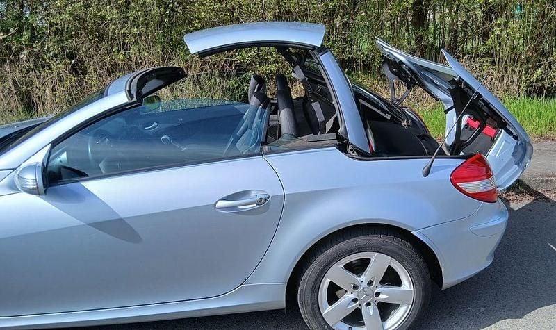 Gebraucht Mercedes SLK280 231 PS (169 kW) 2006 Silber Cabrio