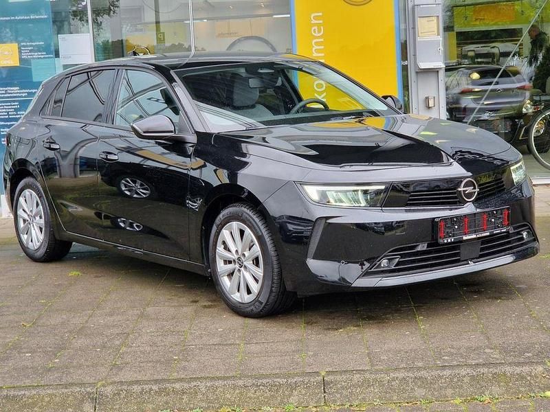 Gebraucht Opel Astra Edition 110 PS (80 kW) 2024 Schwarz Limousine