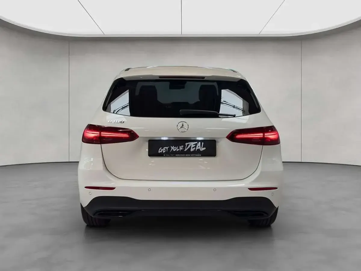Gebraucht Mercedes B180 Advanced 136 PS (100 kW) 2026 Weiß Kleinwagen