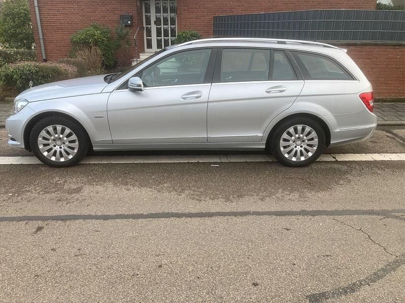 Gebraucht Mercedes C180 Elegance 156 PS (114 kW) 2011 Silber Kombi