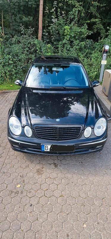 Schwarz Gebraucht 2005 Mercedes E280 Limousine | 4.500 € (Fairer Preis) - Bild 1/4