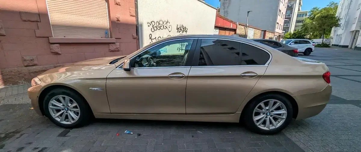 Gebraucht BMW 525 Performance 211 PS (155 kW) 2010 Gold Limousine