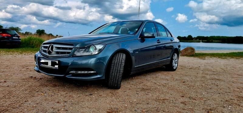 Andere außenfarben Gebraucht 2011 Mercedes C350 Limousine | 14.000 € (Etwas zu teuer) - Bild 1/4