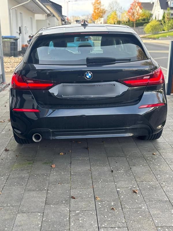 Schwarz Gebraucht 2020 BMW 116 Kleinwagen | 18.000 € (Etwas zu teuer) - Bild 1/4