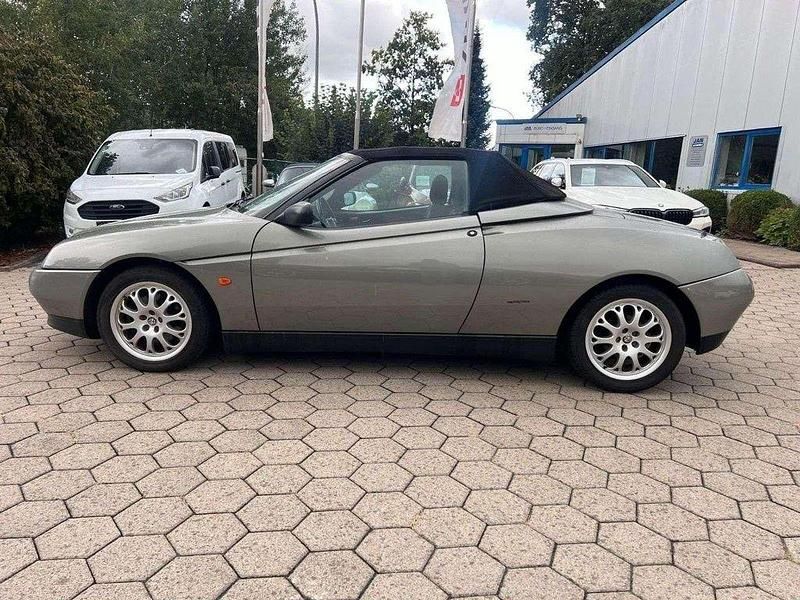 Gebraucht Alfa Romeo Spider 150 PS (110 kW) 1997 Grau Cabrio