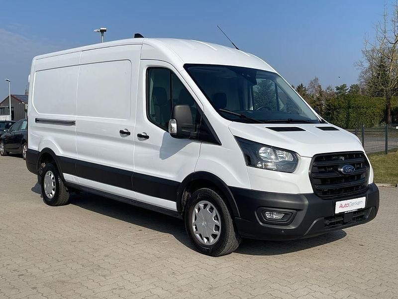Gebraucht Ford Transit Trend 131 PS (96 kW) 2023 Weiß Van / Kleinbus
