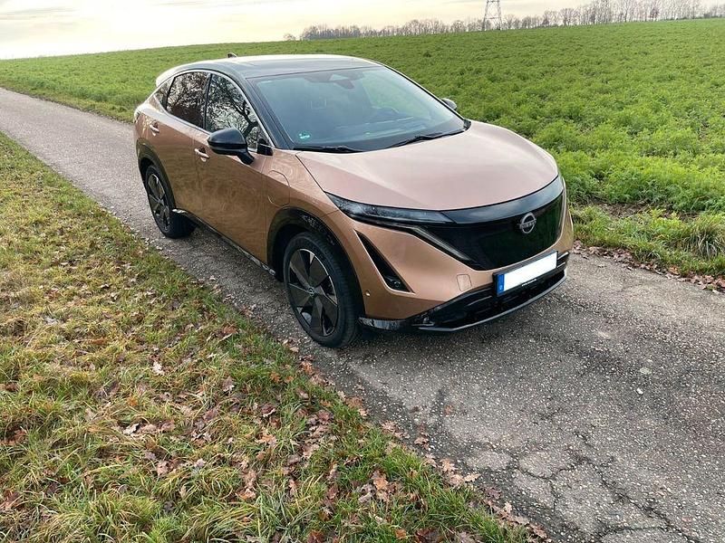 Beige Gebraucht 2023 Nissan Ariya Evolve SUV | 37.450 € (Guter Preis) - Bild 1/4