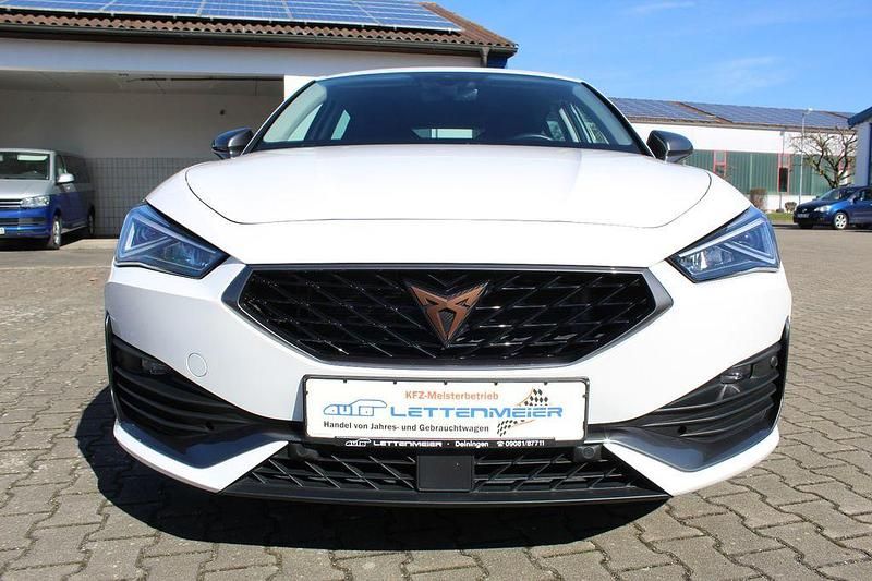 Używany Cupra Leon 204 KM (150 kW) 2023 Biały Sedan/Limuzyna