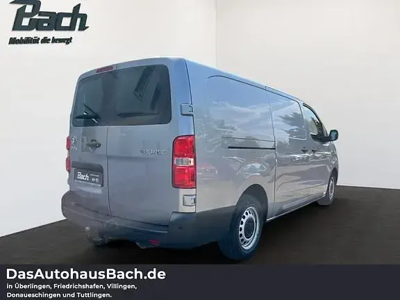 Gebraucht Toyota Proace 144 PS (105 kW) 2022 Bismutsilber metallic Van / Kleinbus