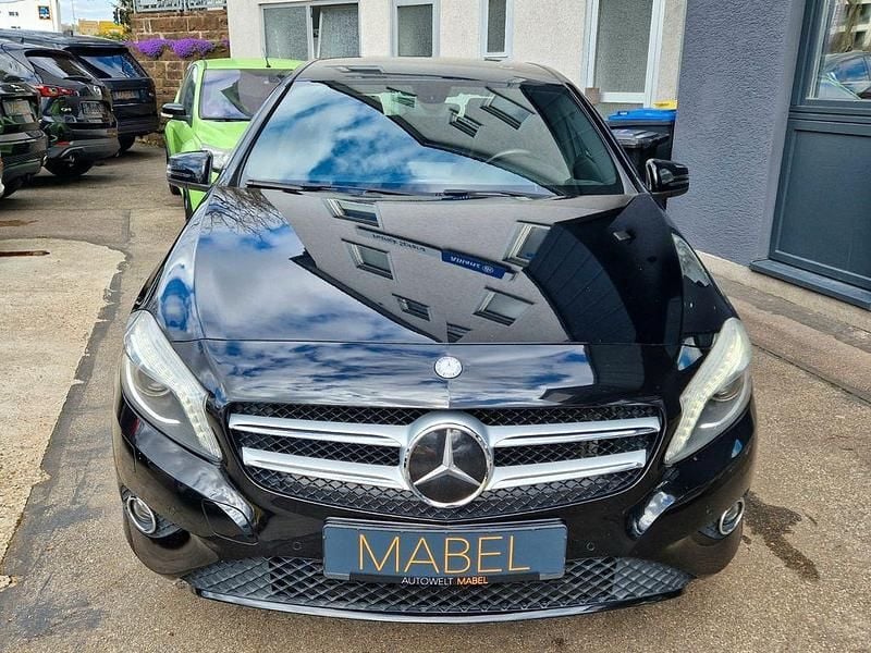 Gebraucht Mercedes A220 Urban 170 PS (125 kW) 2013 Kosmosschwarz Limousine