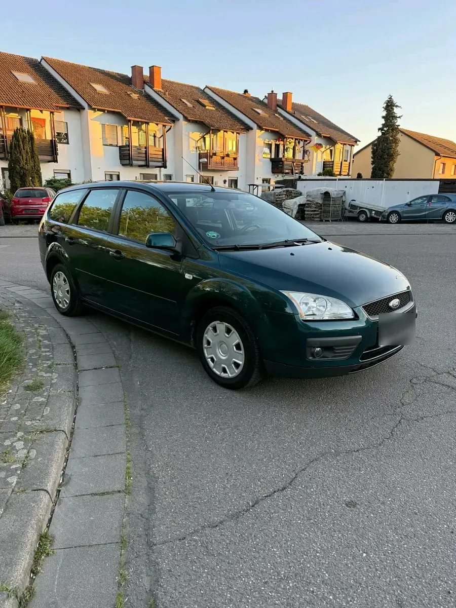 Usata Ford Focus 100 CV (73 kW) 2006 Verde Station wagon