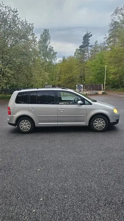 Gebraucht VW Touran Trendline 116 PS (85 kW) 2004 Silber Van / Kleinbus