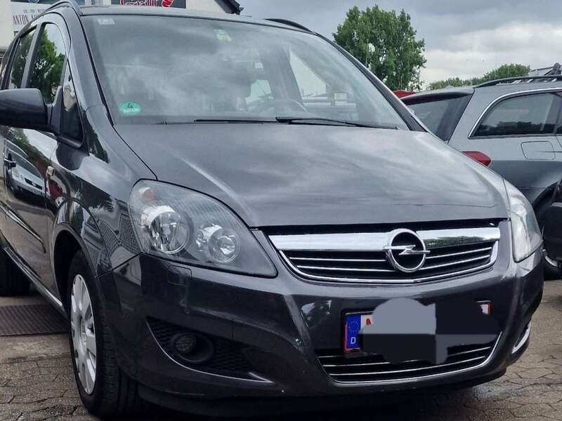 Grau Gebraucht 2012 Opel Zafira Design Edition Van / Kleinbus | 2.200 € (Superpreis) - Bild 1/4