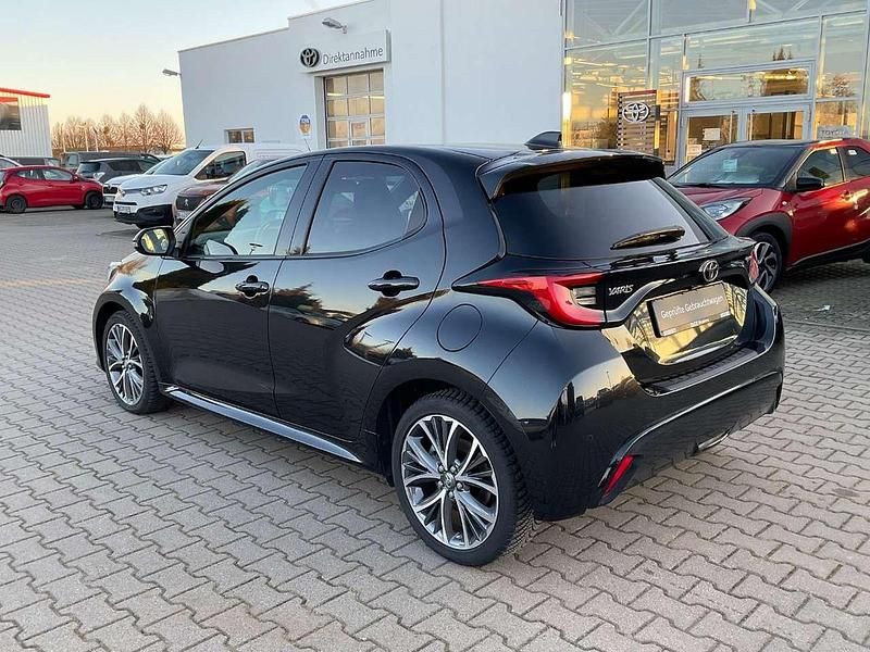 Gebraucht Toyota Yaris Hybrid Style 131 PS (96 kW) 2024 Mysticschwarz mica Kleinwagen