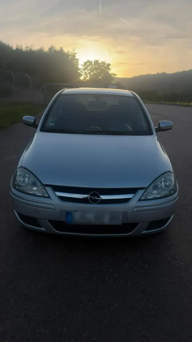 Gebraucht Opel Corsa 80 PS (58 kW) 2005 Silber Kleinwagen