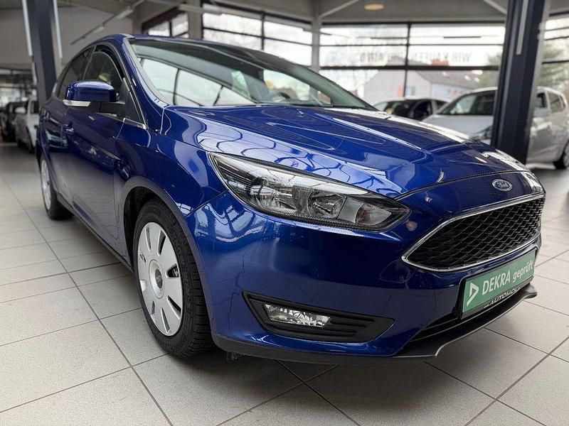 Gebraucht Ford Focus Cool & Connect 120 PS (88 kW) 2017 Blau Limousine